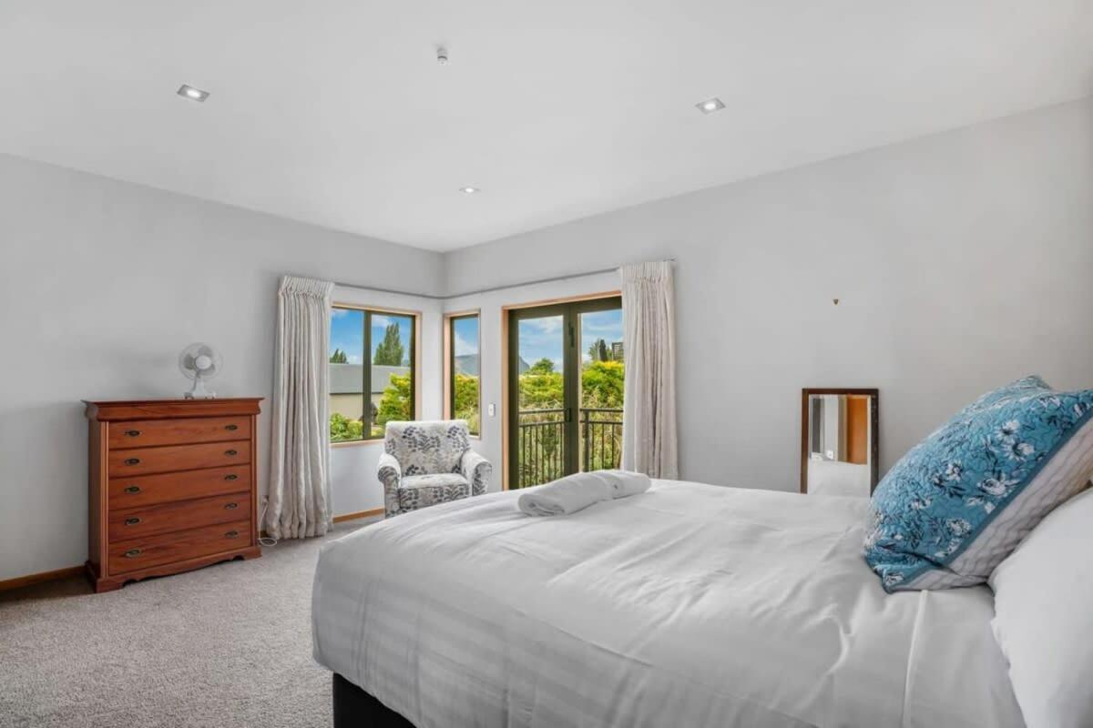 Lake View Villa Wanaka Esterno foto