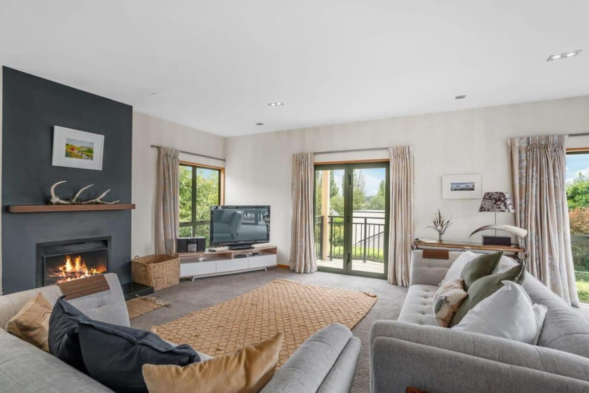 Lake View Villa Wanaka Esterno foto