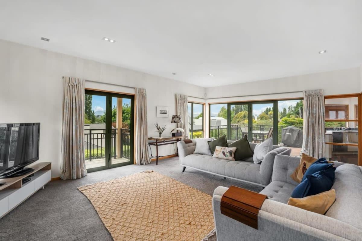 Lake View Villa Wanaka Esterno foto